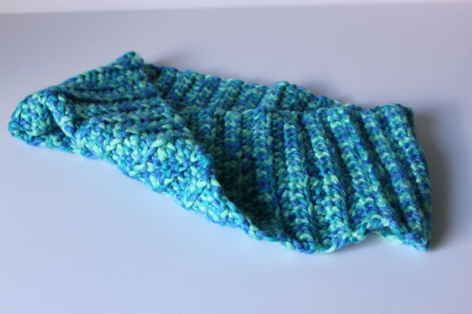 chunky seawhirl möbius cowl