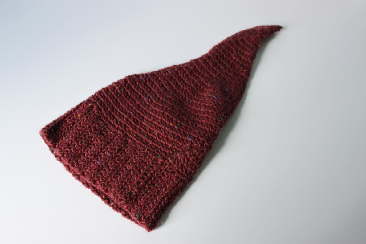 flecked oxblood elfin beanie